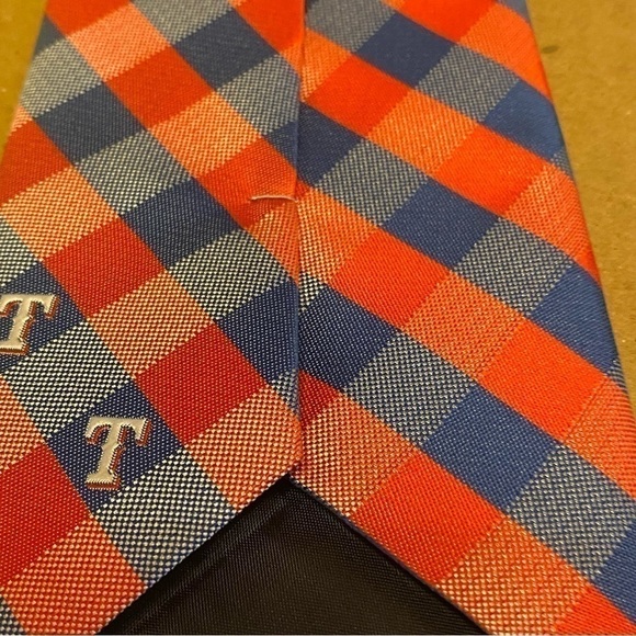 Eagles Wings Men’s Repp Neck Tie Texas Baseball Major League Team Red Blue - Picture 2 of 5